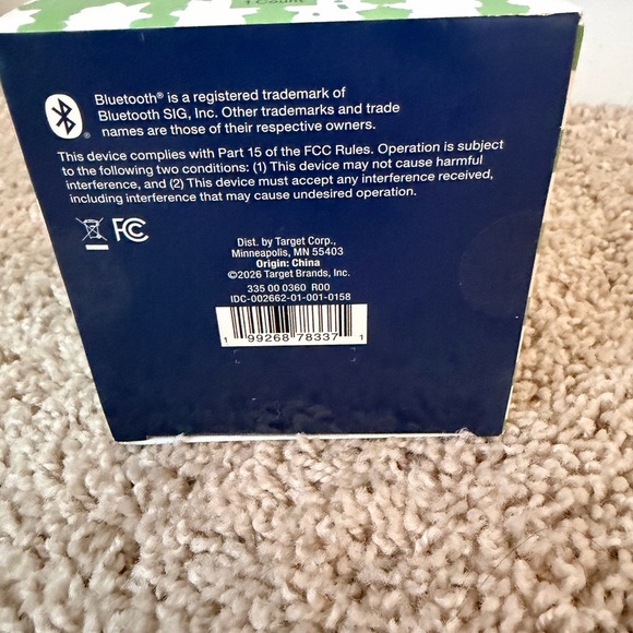 Roller Rabbit Floral Pattern Gift Box with Navy Panel - Picture 6 of 6